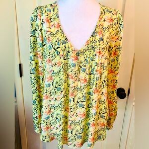 JANE & DELANCY neon yellow floral top. Pintuck in front. Really cute top EUC M